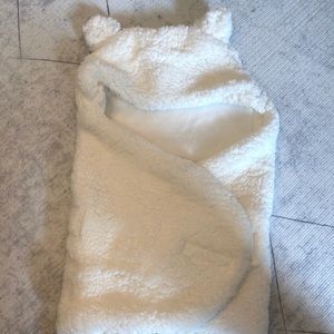 Amazing bunting super soft NWOT